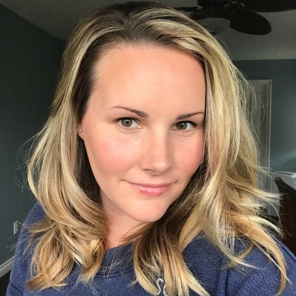 Meet your Posher, Korina - Picture 1 of 1